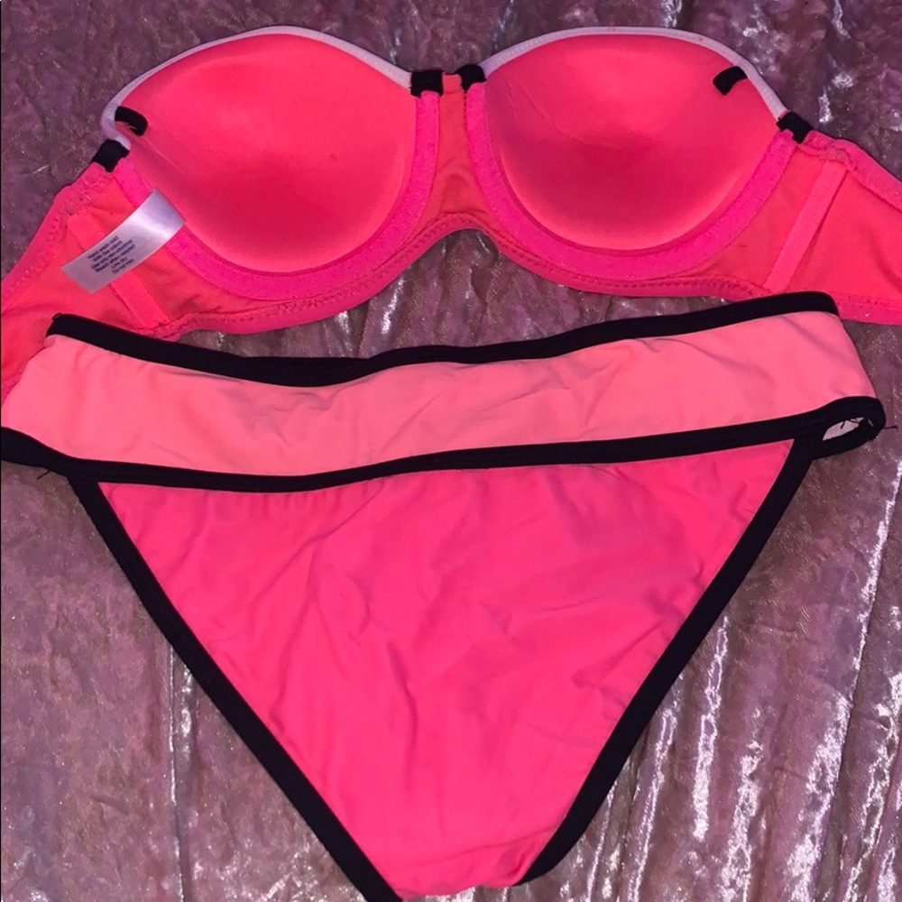 XS Colorblock Bikini - Picture 2 of 3